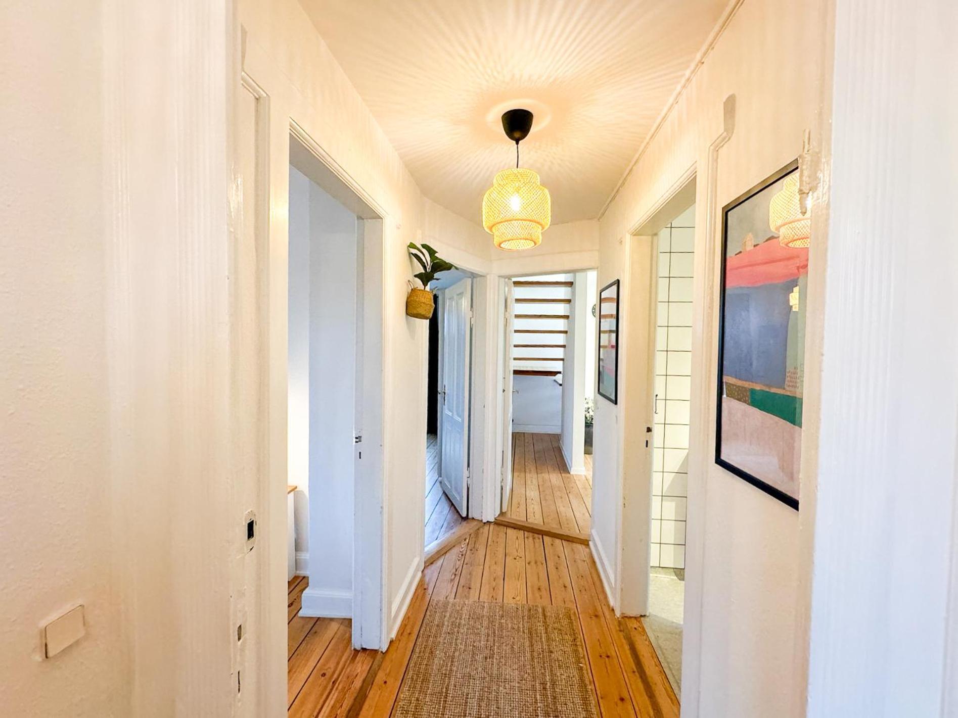 Spacious And Modern House Close To Center Apartment